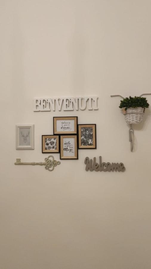 Dimora 52 Apartment Наполи Екстериор снимка