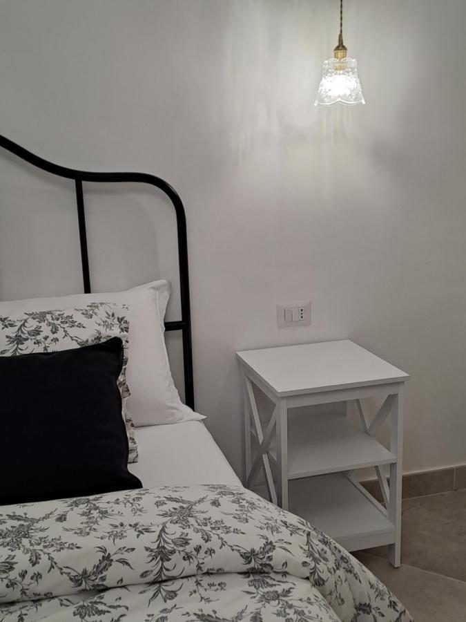 Dimora 52 Apartment Наполи Екстериор снимка