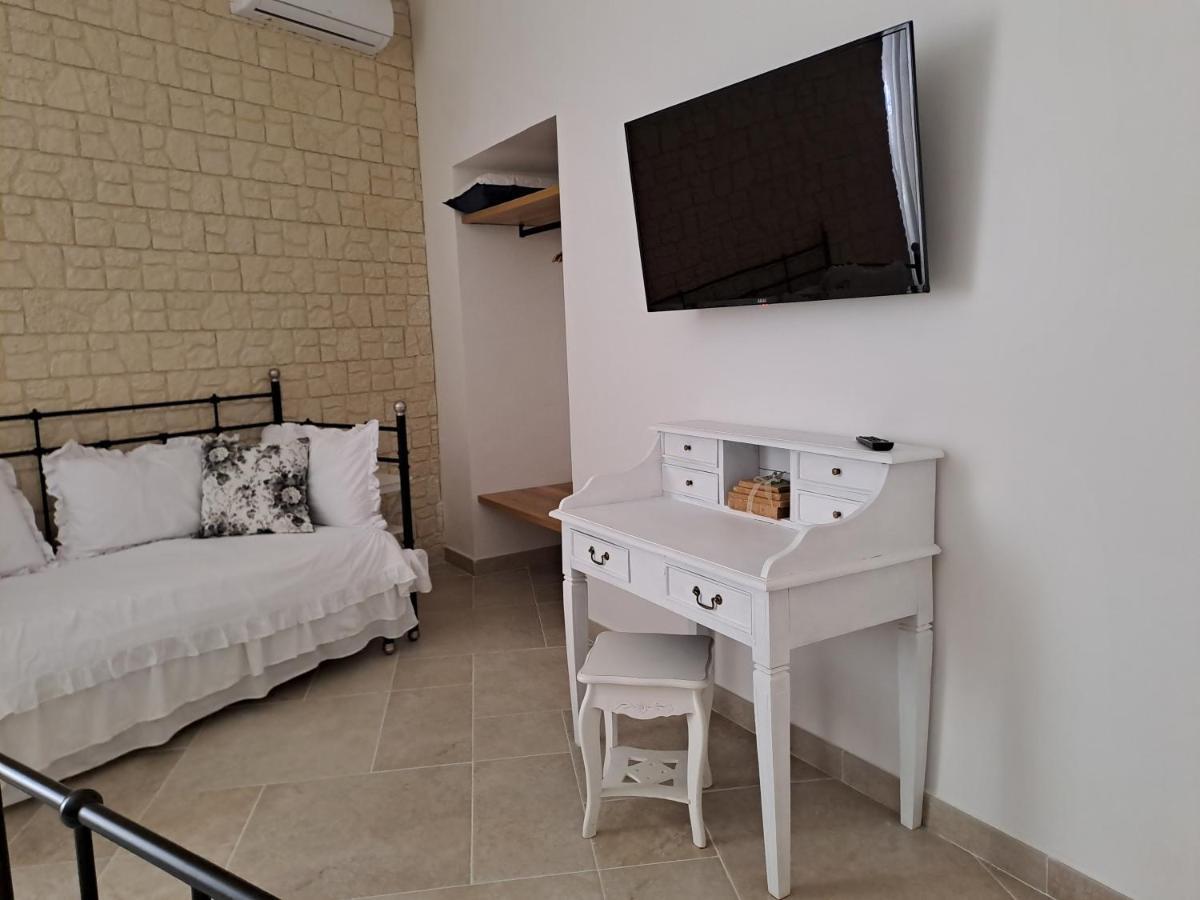 Dimora 52 Apartment Наполи Екстериор снимка